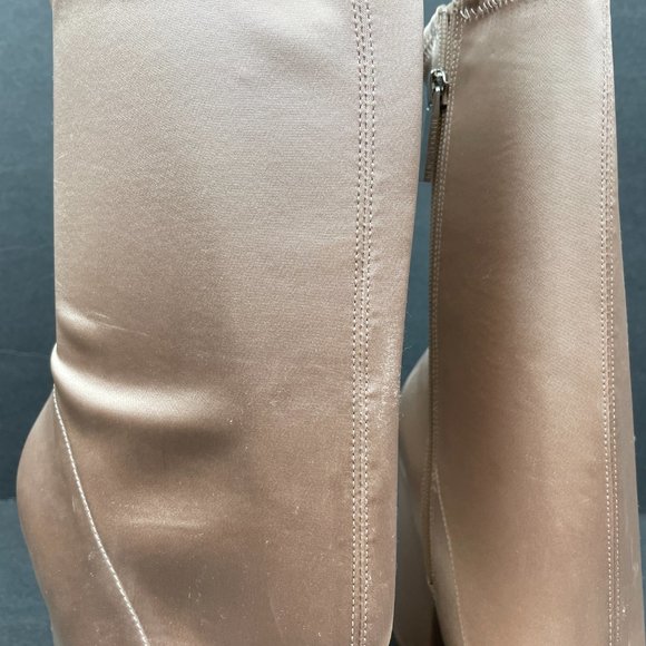 NWB KENDALL + KYLIE Women's Hailey Ankle Boots - Picture 8 of 13